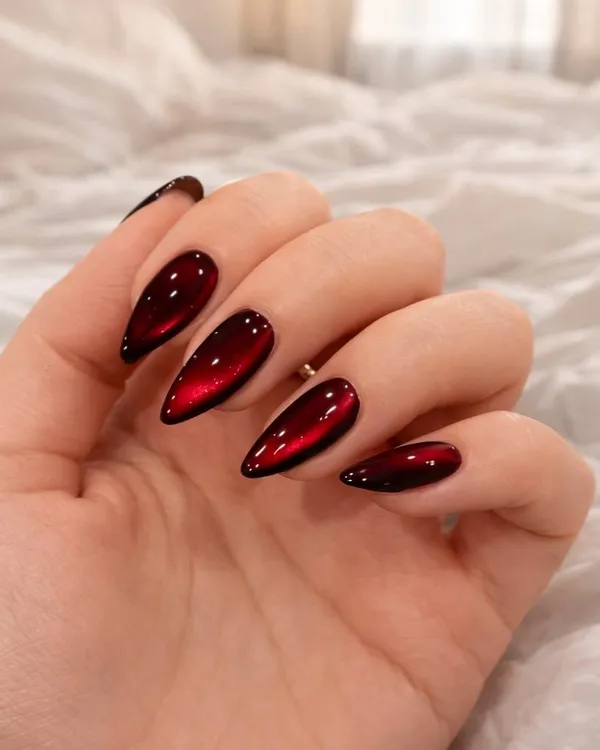 Red_Cateye_Swirl_Nails