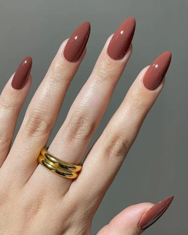 Brown_Nails
