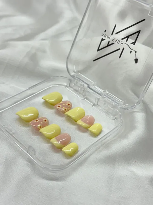 Yellow_Flower_Nails