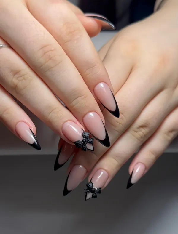 Black_French_Bow_Nails