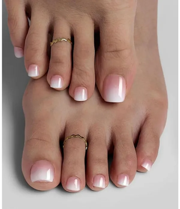 White_Ombre_Toe_Nails