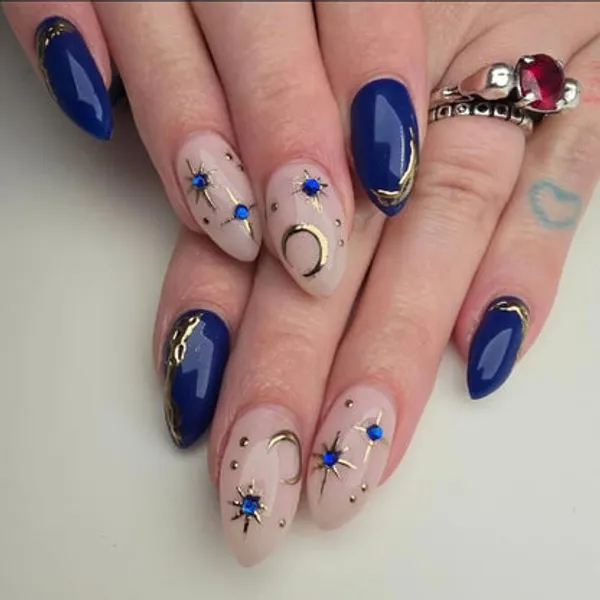 Royal_Blue_Chromatic_3_D_Nails