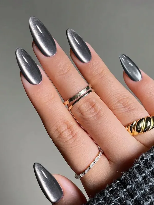 Silver_Cateye_Nails