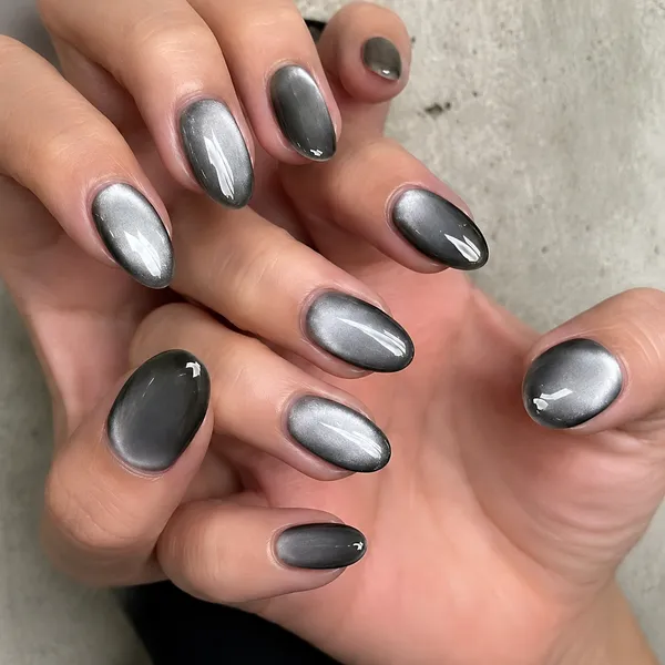 Silver_Cateye_Nails
