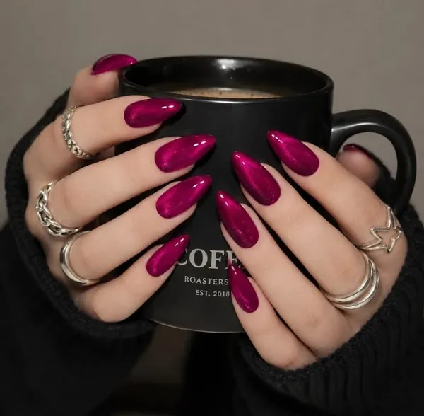 Magenta_Cateye_Nails
