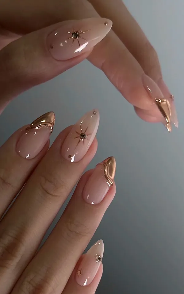 Gloden_Abstract_Nude_Nails