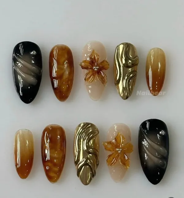 Trendy_Caramel_3_D_Nails