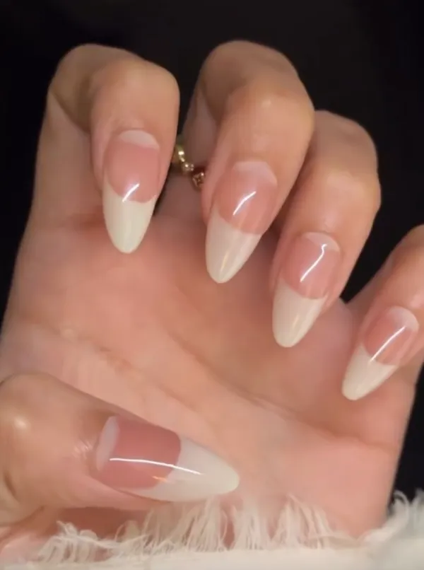 Hyper_Realistic_Glossy_Nails