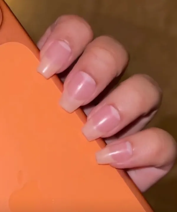 Hyper_Realistic_Glossy_Nails