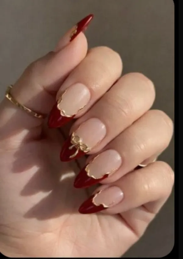 Wine_Frenchy_Golden_Bow_Nails