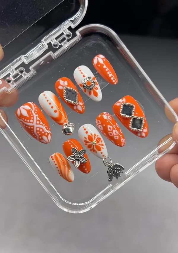 Navratri_nails_15