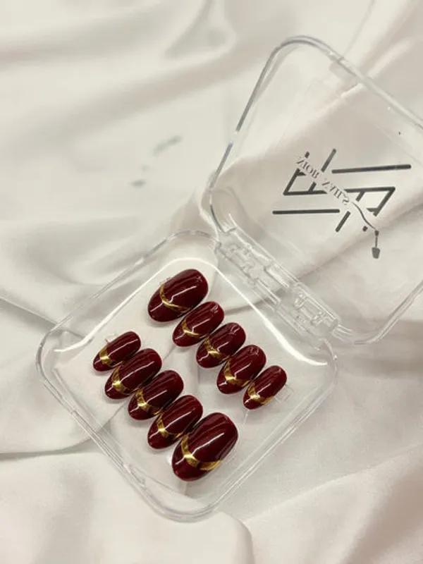 Deep_Maroon_Gold_Line_Nails
