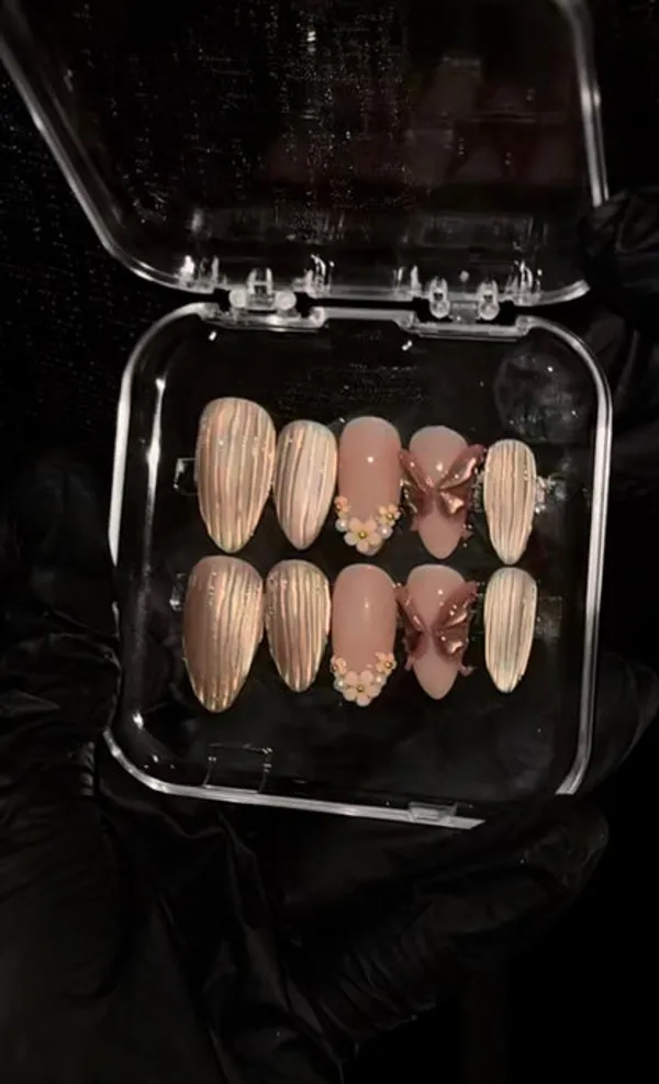 3d_Butterfly_Glam_Cateye_Nails