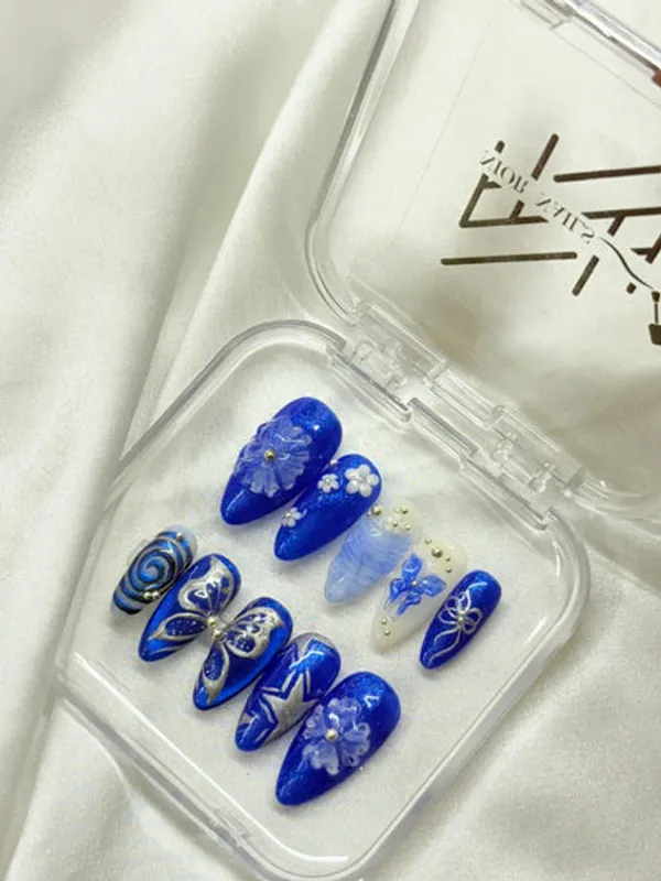 Exclusive_Blue_Butterfly_3d_Nails