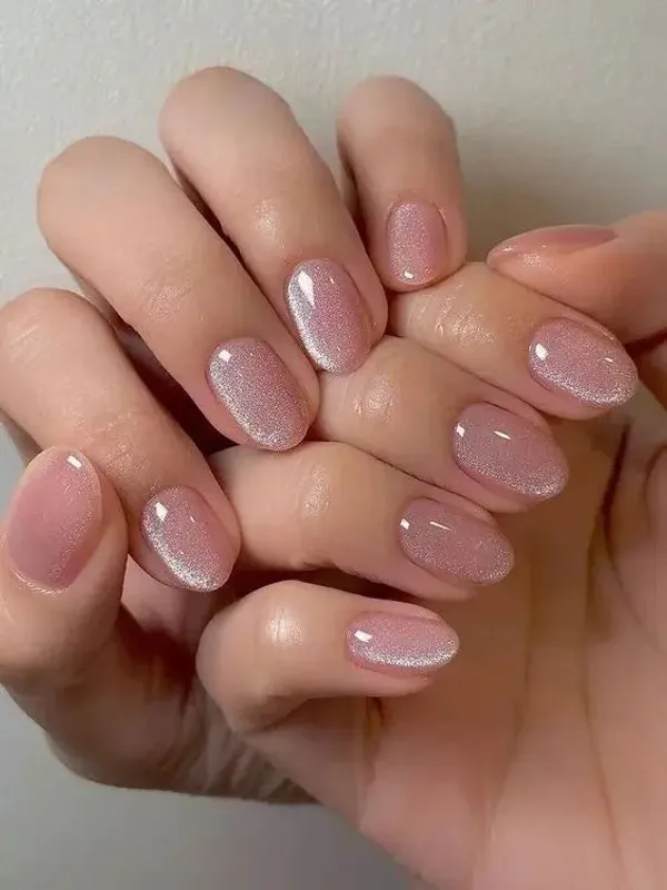 Pink_Cat_Eye_Nails