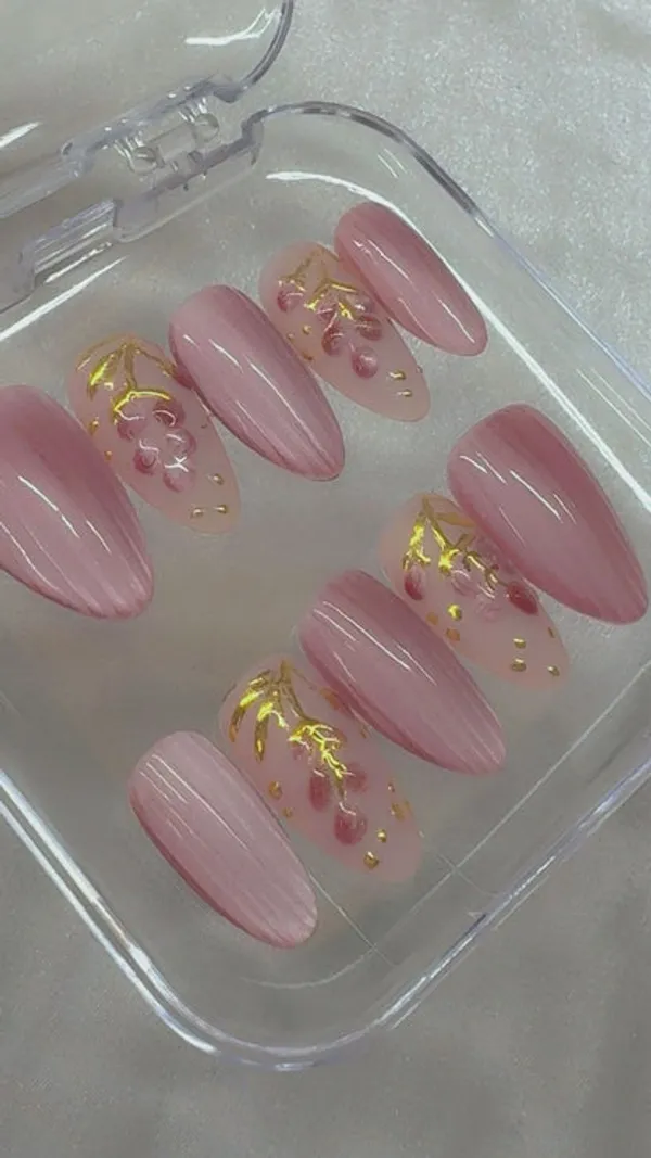 Glass_Look_Pink_Cateye_Nails