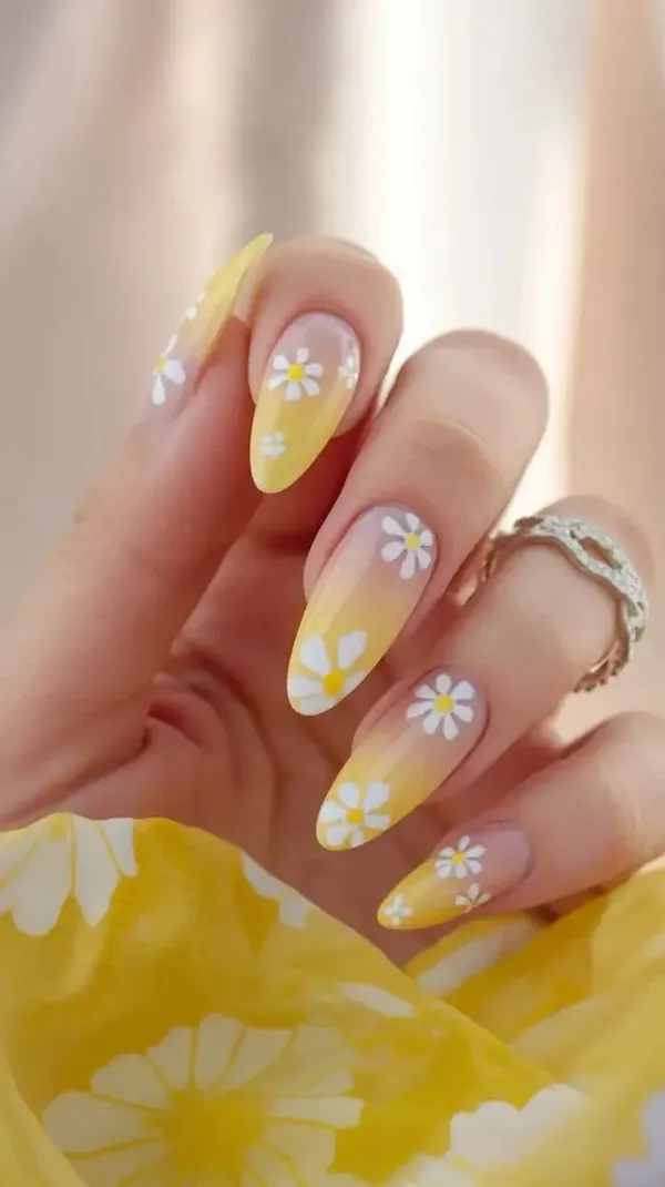 Yellow_Daisy_Nails
