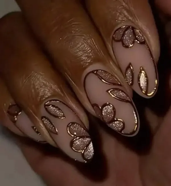 Nude_Isolated_Chrome_Nails