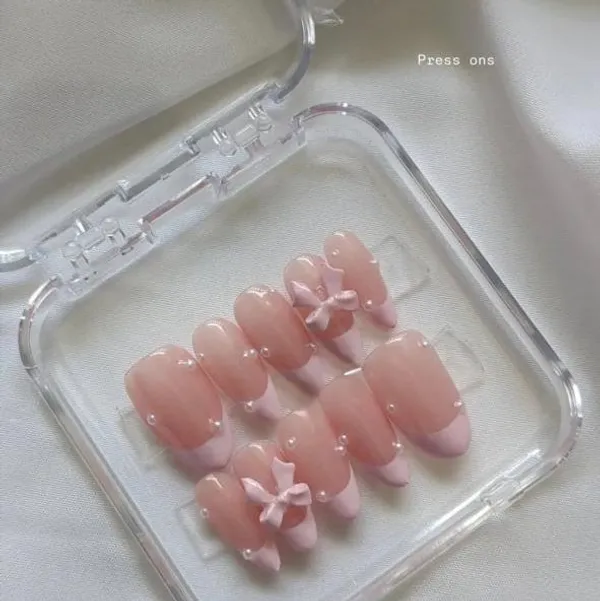 Nude_French_Nails_3dbow_Pearls