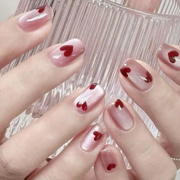 Cateye_Red_Heart_Nails