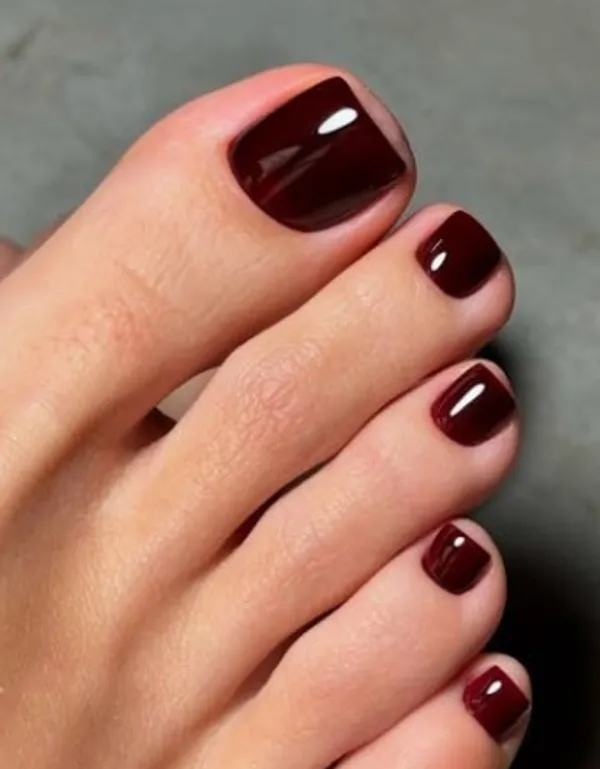 Red_Wine_Maroon_Toe_Nails