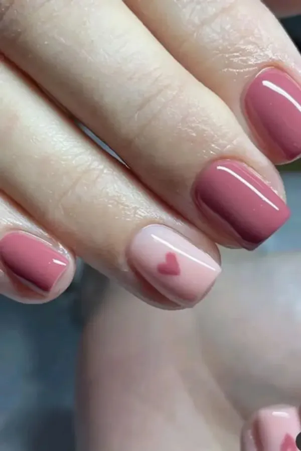 Pink_heart_Nails