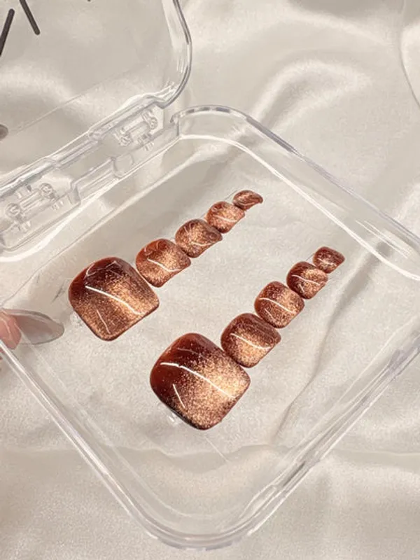 Brown_Glitter_Cateye_Toe_Nails