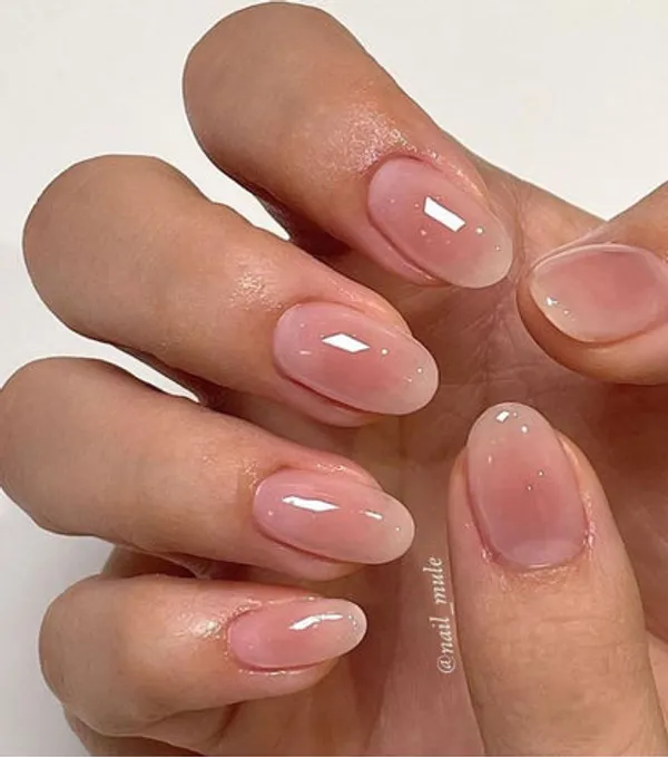 Nude_Pink_Ombre_Nails