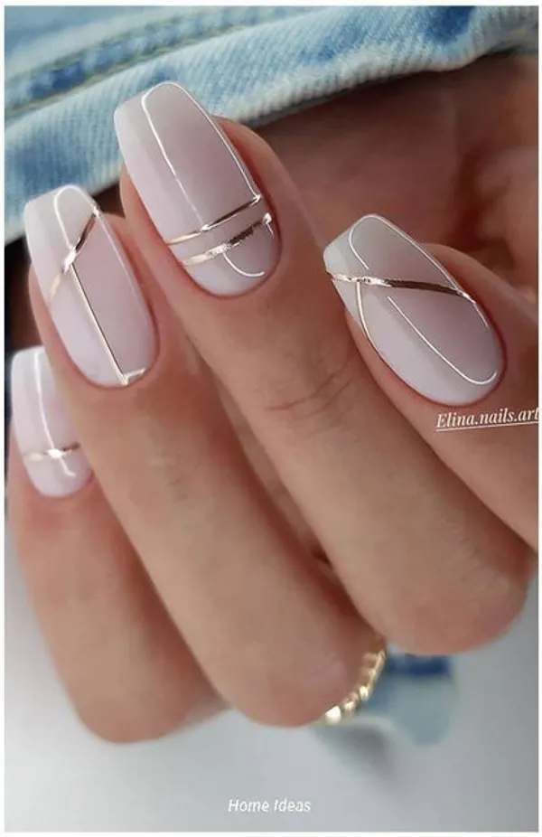 Nude_Chromatic_Lines_Nails