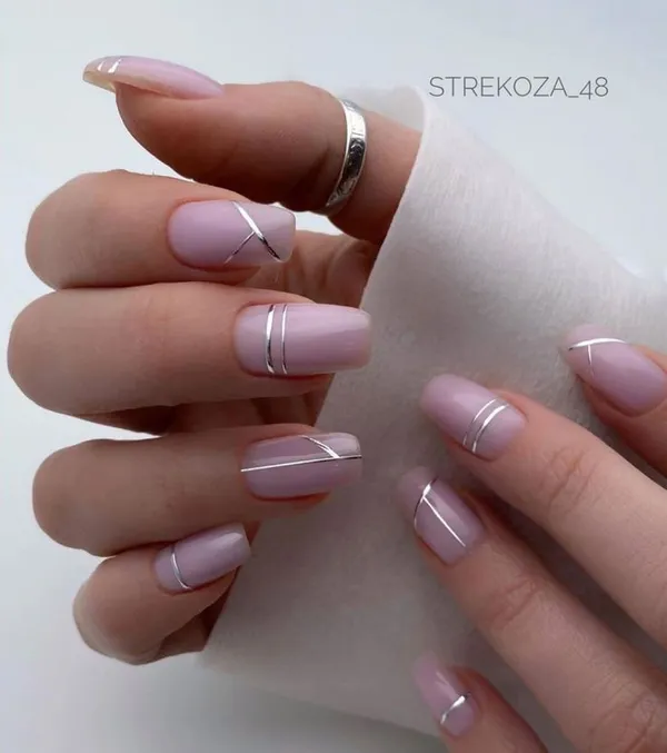 Nude_Chromatic_Lines_Nails