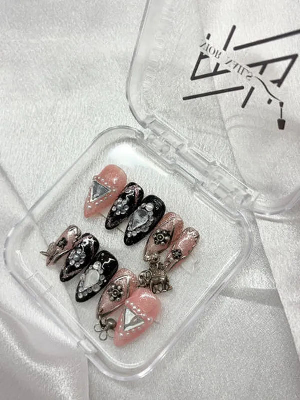Navratri_Special_Nails