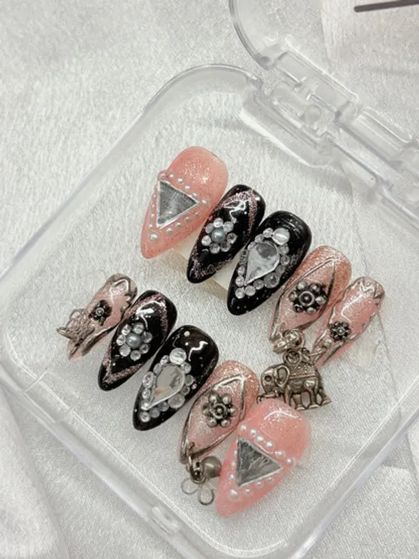 Navratri_Special_Nails