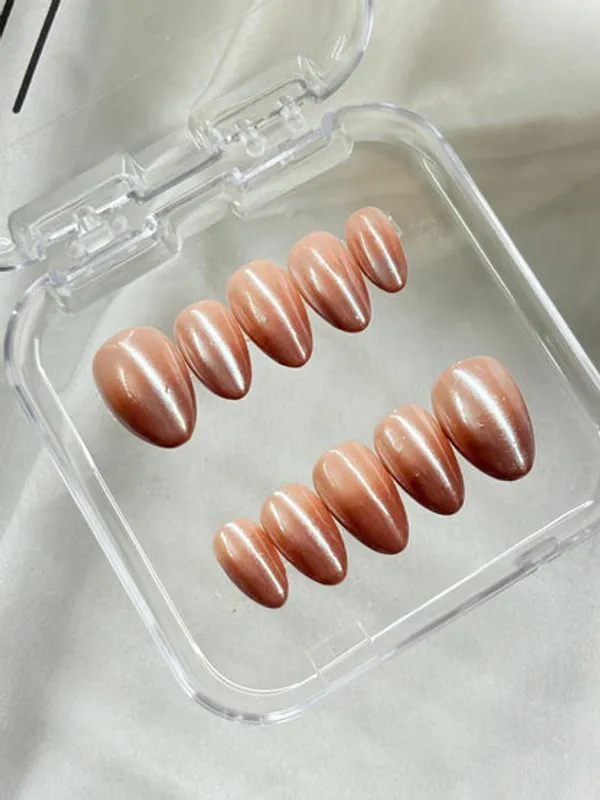 Ombre_Chrome_Nails
