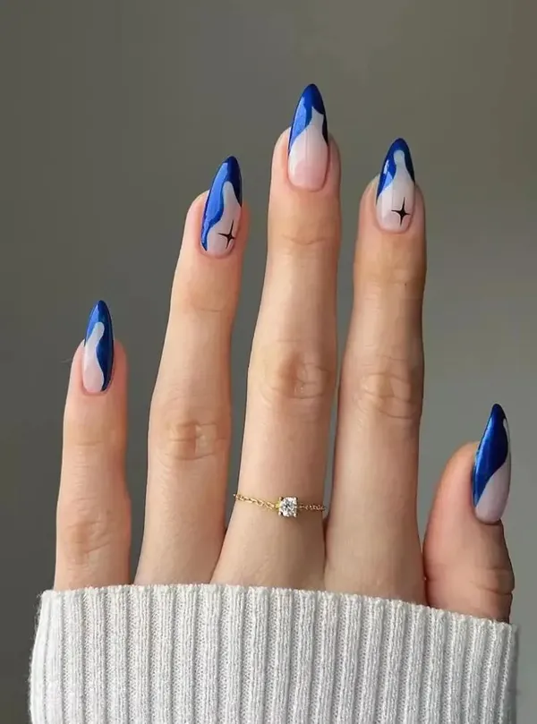 Blue_Chromatic_Abstract_Nails