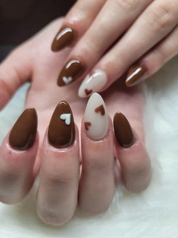 Brown_Heart_Nails