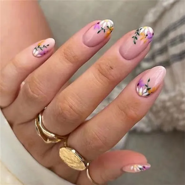 Frenchy_Flower_Nails