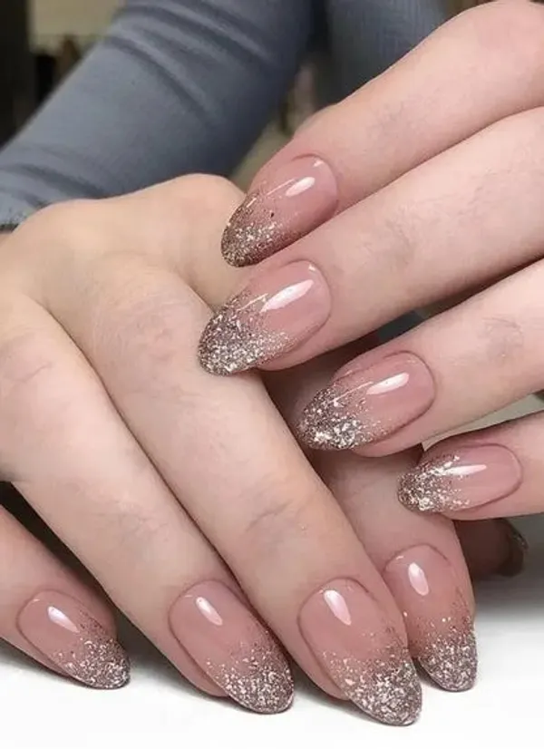 Nude_Glitter_Nails