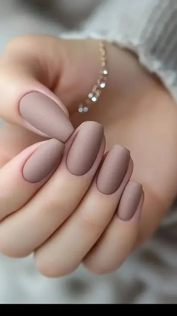 Matte_Mauve_Nails