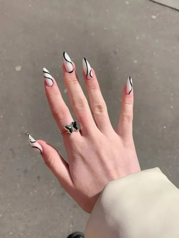 Black_Swirl_Nails