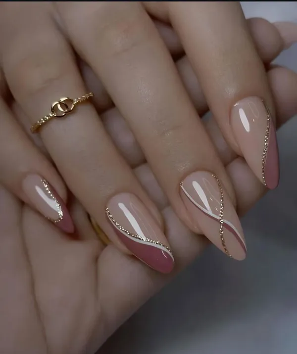 Nude_Pink_Liner_Nails