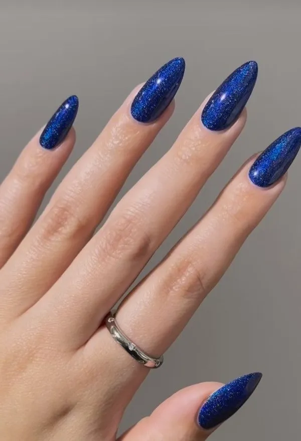 Glitter_Royal_Blue_Nails