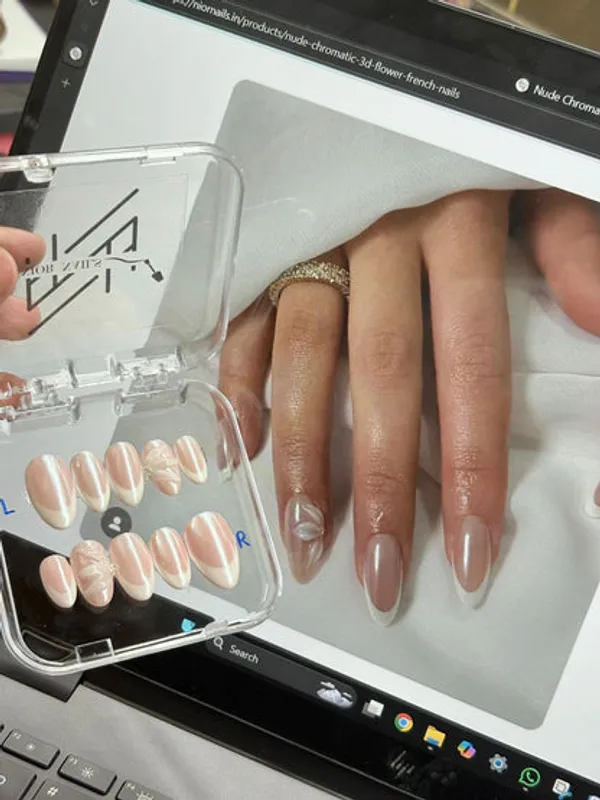 Nude_Chromatic_3d_Flower_French_Nails