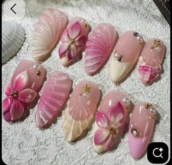 Yellow_Pinky_3_D_Nails