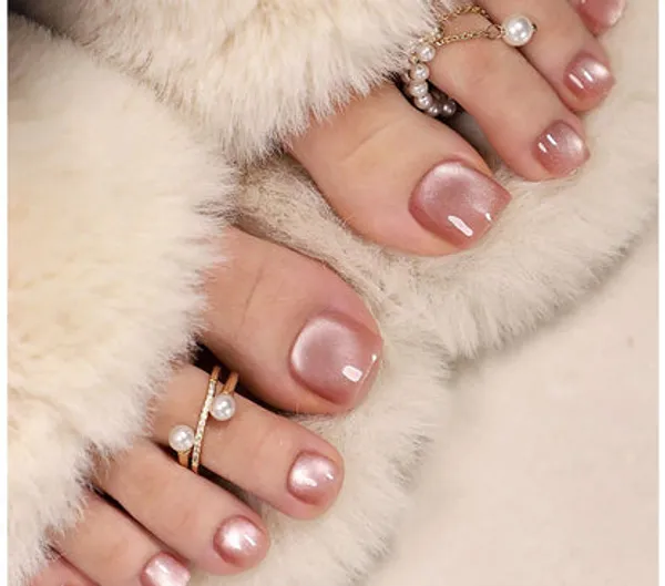Pink_Cateye_Toe_Nails