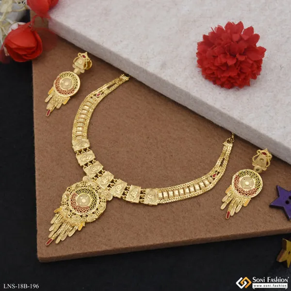 Dazzling_Design_Gold_Plated_Necklace_Set_For_Women_Style_B196