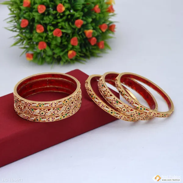 Fancy_Design_Gold_Plated_Antique_Bangles_For_Women_Style_A071