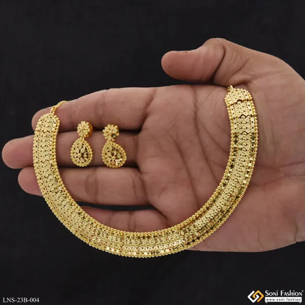 Sparkling_Design_Gold_Plated_Necklace_Set_For_Women_Style_B004