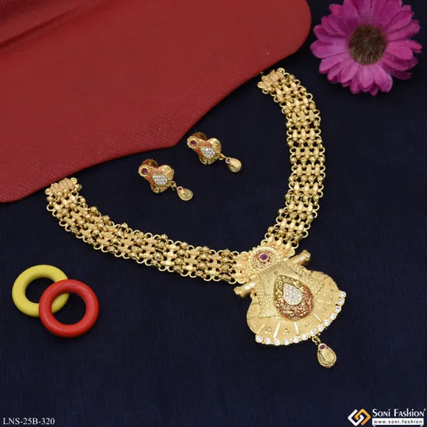 Glittering_Design_Gold_Plated_Necklace_Set_For_Women_Style_B320