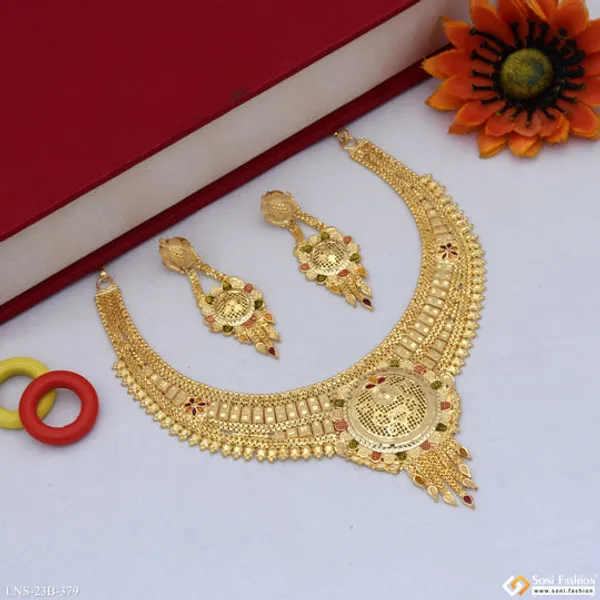 Glittering_Design_Gold_Plated_Necklace_Set_For_Women_Style_B379