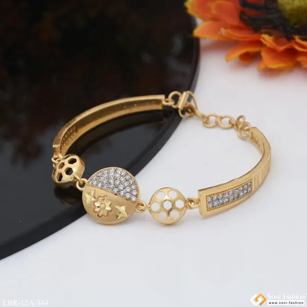 Fashionable_With_Diamond_Chic_Design_Gold_Plated_Bracelet_For_Ladies_Style_A344